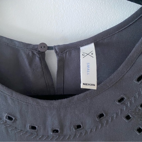 Eyelet tank top - size small - Picture 5 of 5